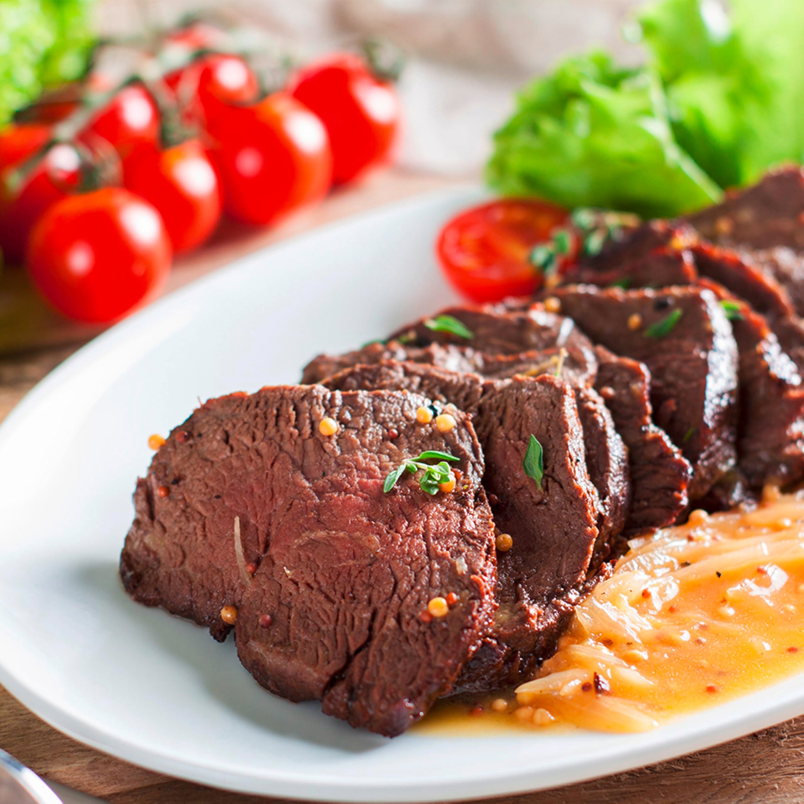 Steak paired with Sir Kensington's Hibachi Yum Yum sauce captures savory, umami-friendly dining moment.