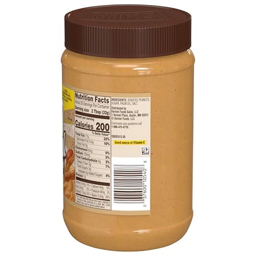 SKIPPY Natural SUPER CHUNK spread on a spoon shows crunchy texture for snacking.
