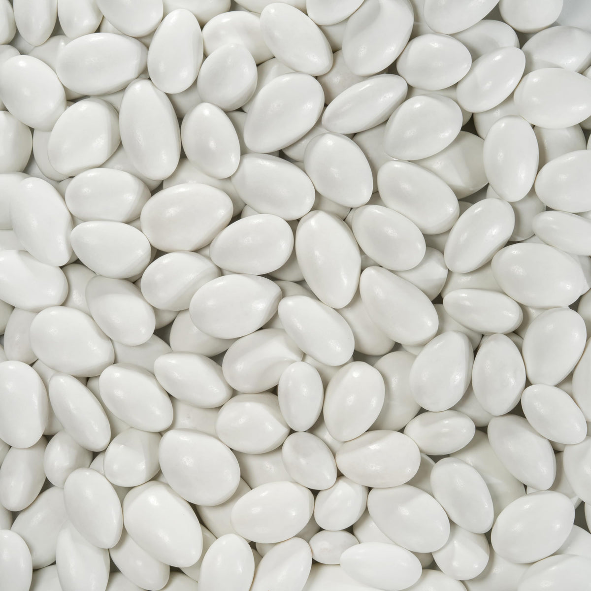 Smarty Stop Jordan Almonds with a crunchy center, ideal as a quick snack.