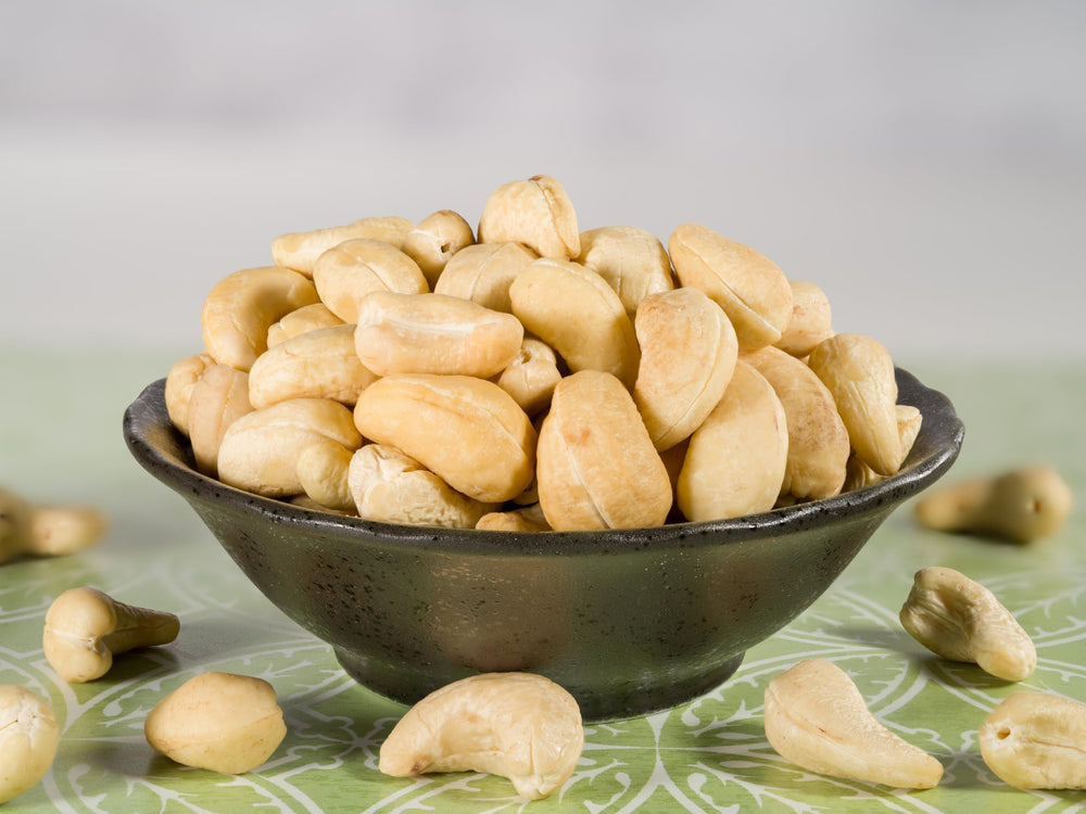 A bowl of Smarty Stop raw cashews ready for snacking or cooking.