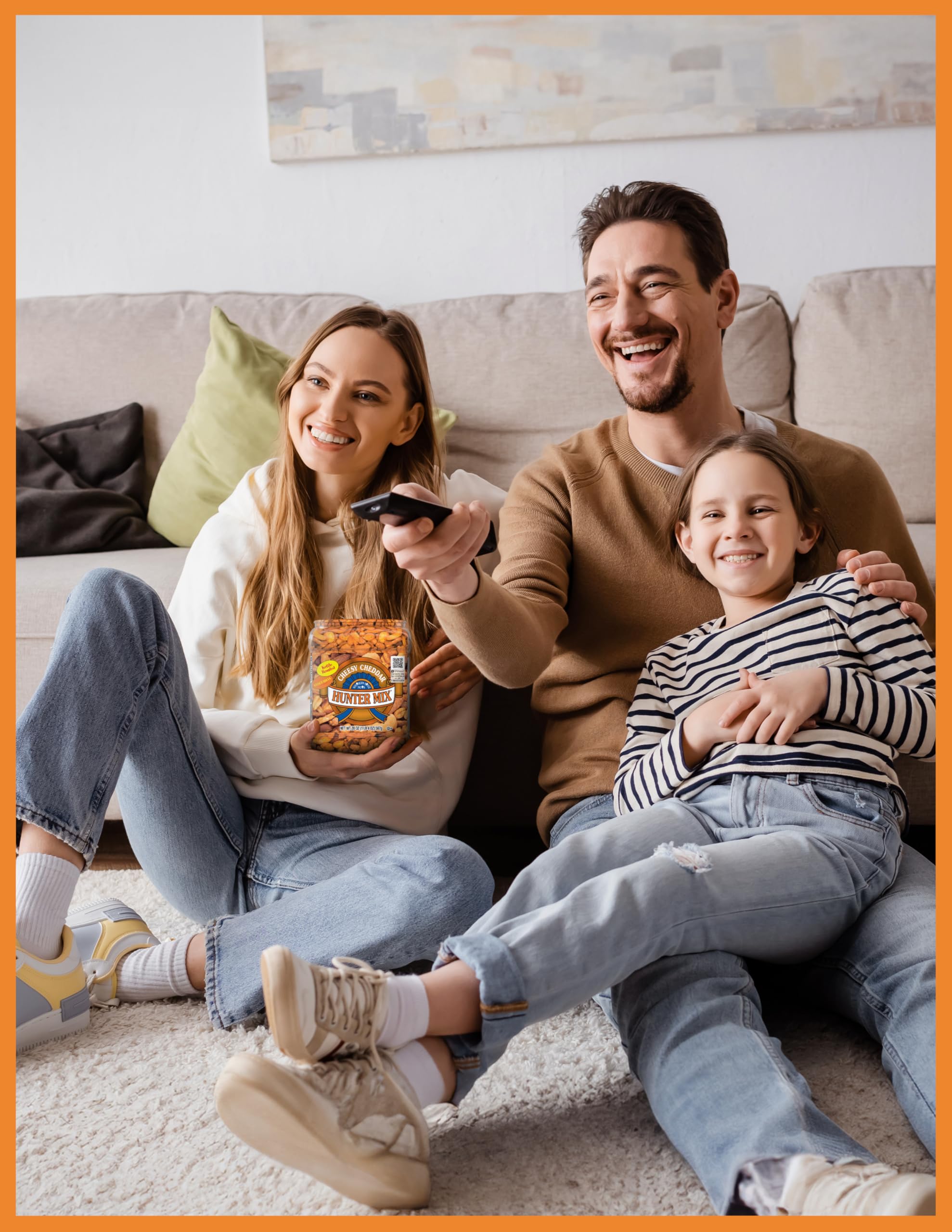 Southern Style Nuts Cheesy Cheddar Hunter packaging highlights a resealable canister