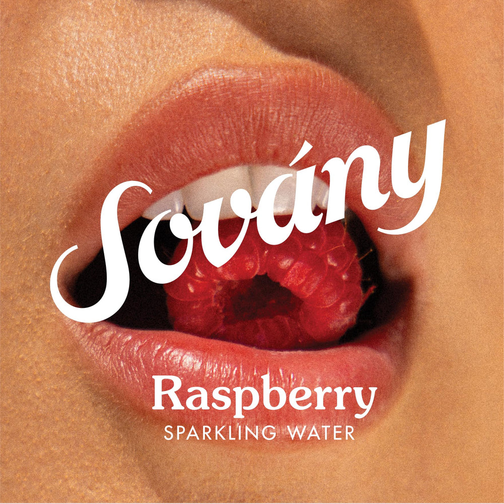 Sovány brand-story label highlighting sustainable, customer-first approach.