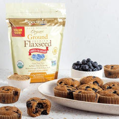 Spectrum Essentials ground flaxseed poured into a shake for easy nutrition