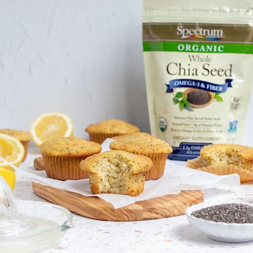 Spectrum Essentials Organic chia seeds blended in smoothie for omega-3.