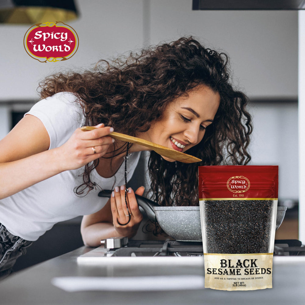 Spicy World sesame seeds sprinkled on bread for baked goods.