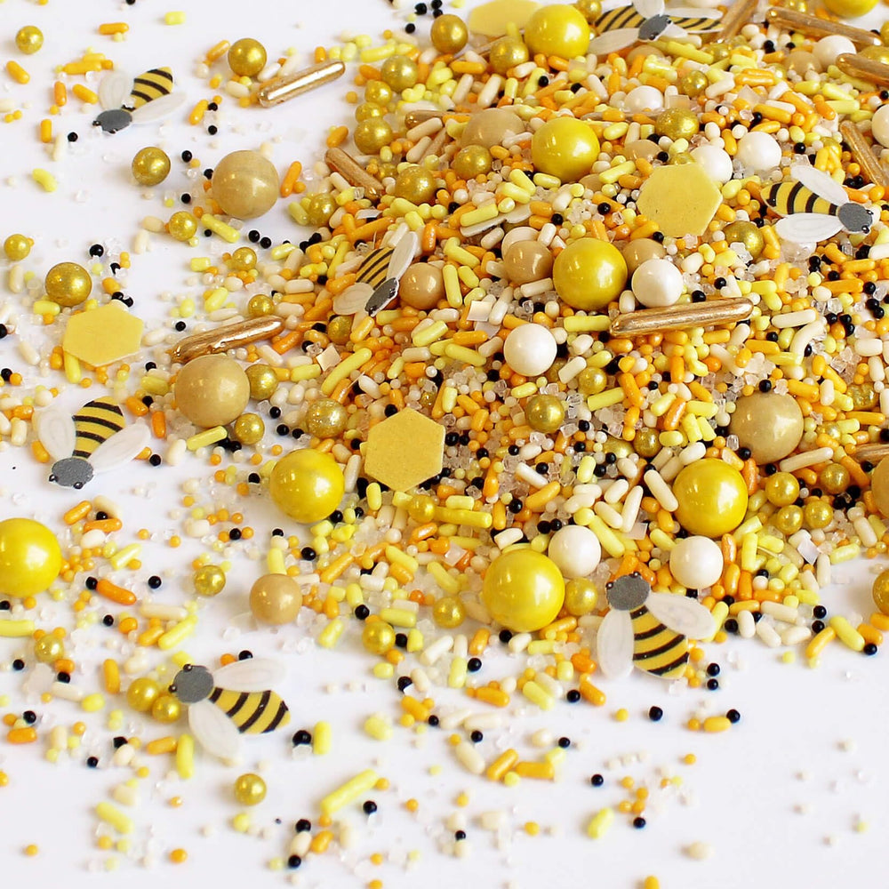 Vanilla-finish texture of Sprinkle Pop sprinkles for a clean bite and look.