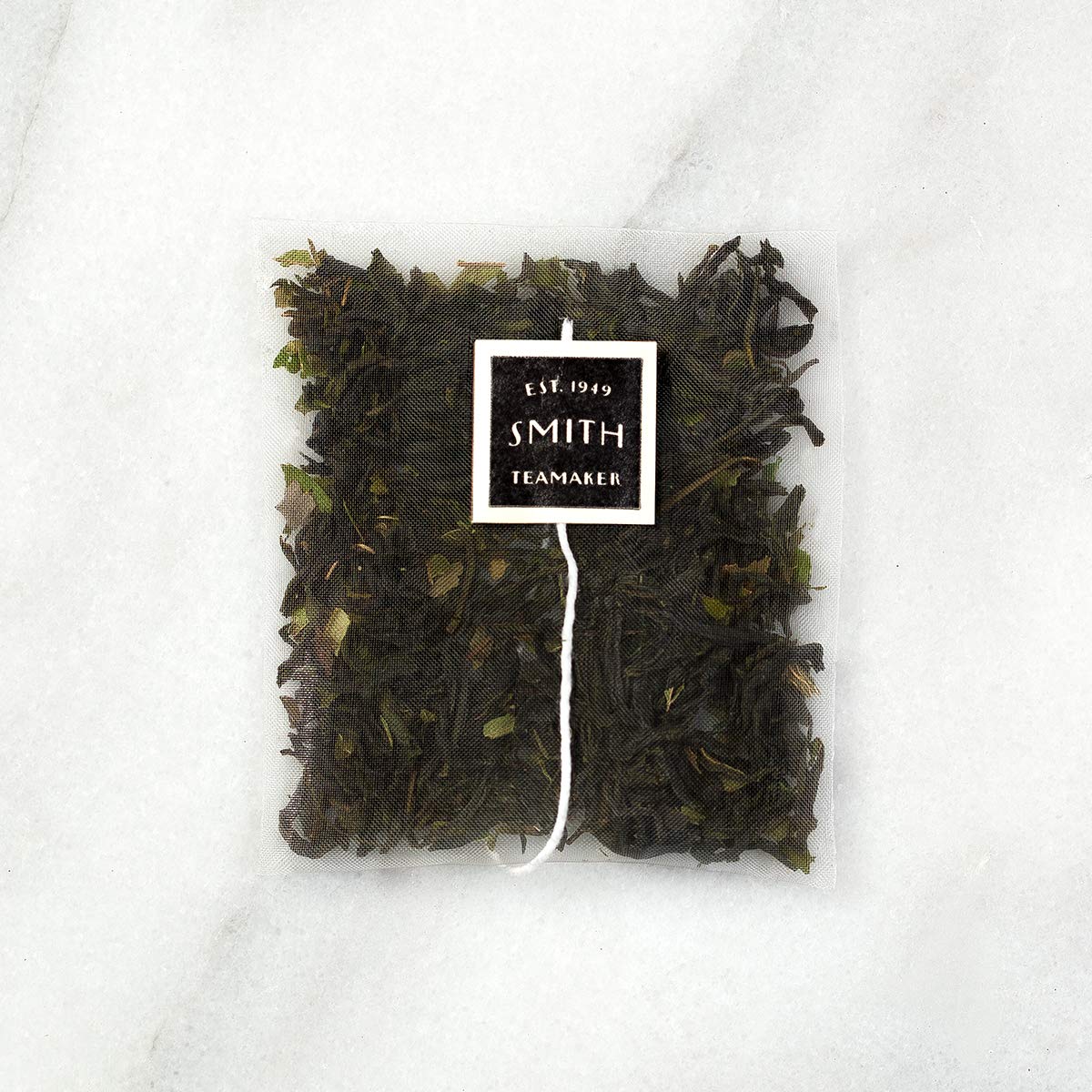 Pacific Northwest spearmint leaves complement Fez Blend No. 39 with a cool, minty note