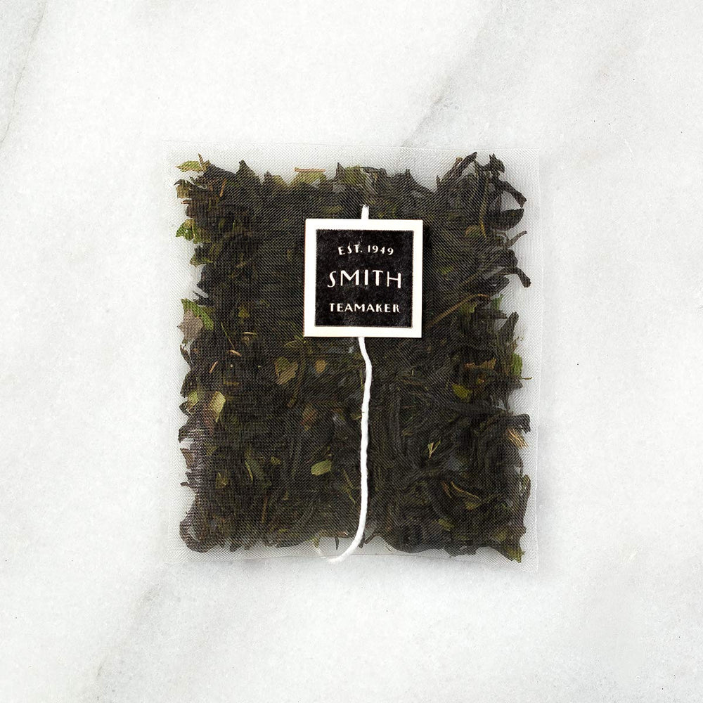 Pacific Northwest spearmint leaves complement Fez Blend No. 39 with a cool, minty note