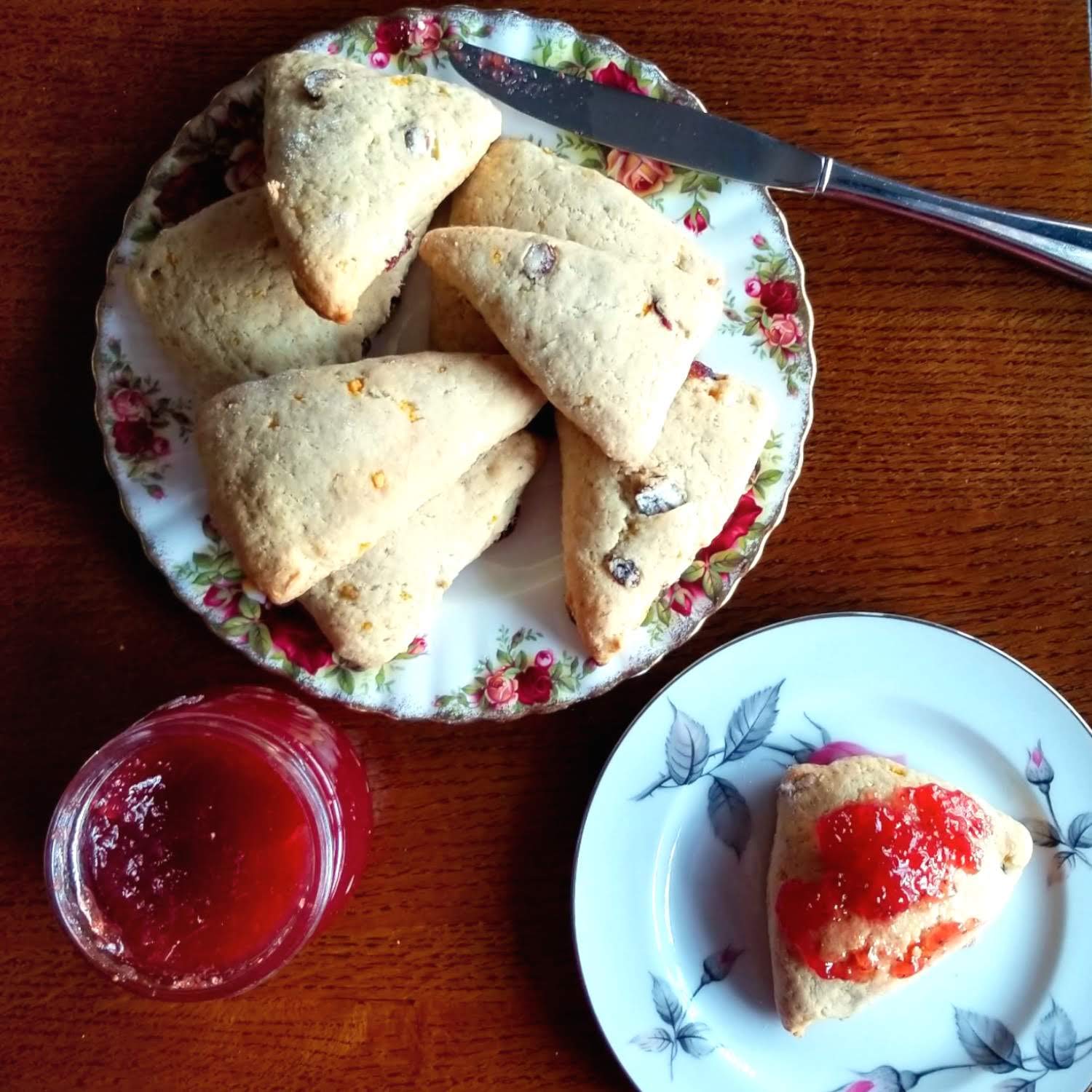 Sticky Fingers scone mix original dry ingredients in bowl emphasize quick, easy preparation.