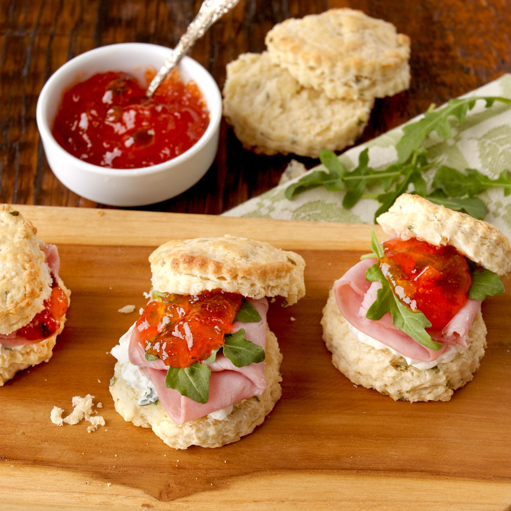 Stonewall Kitchen Hot Pepper Jelly offers sweet heat flavors