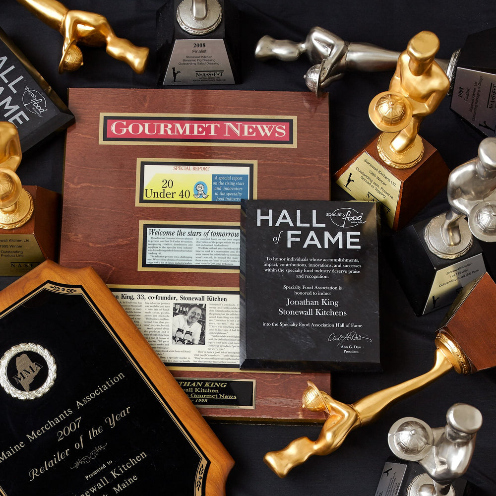 Stonewall Kitchen Mango Chutney glass jar on display, premium quality.