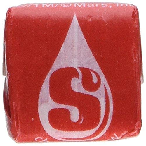 Str Burst Red Cherry close-up reveals glossy chews with rich cherry flavor.