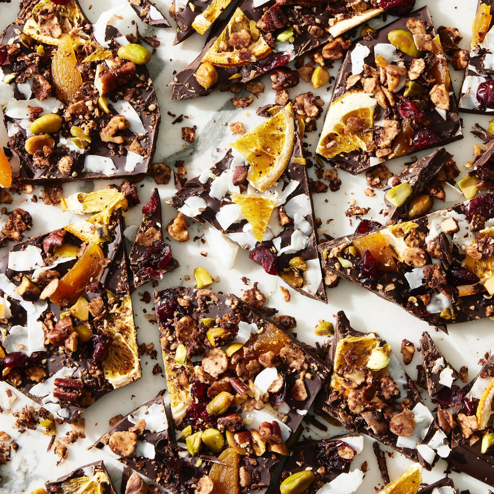 Struesli granola topping over oats for crunch.