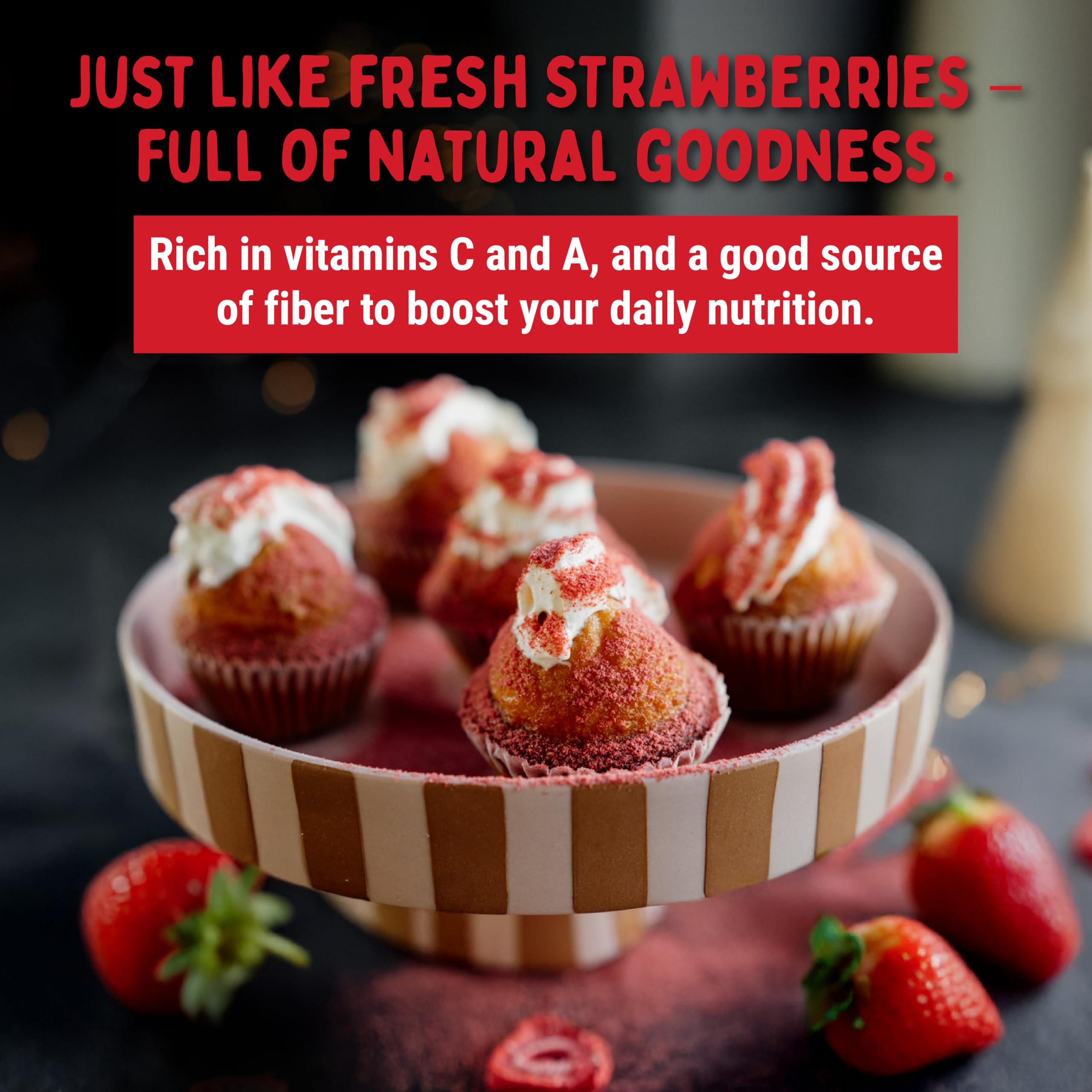 SUMMMER strawberry powder in smoothie glass for a fruity lift.