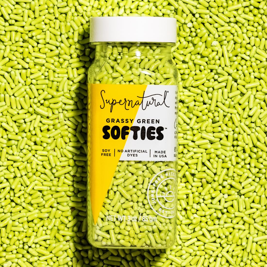 Supernatural Grassy Green Softies bottle front, dye-free color for allergen-friendly desserts.