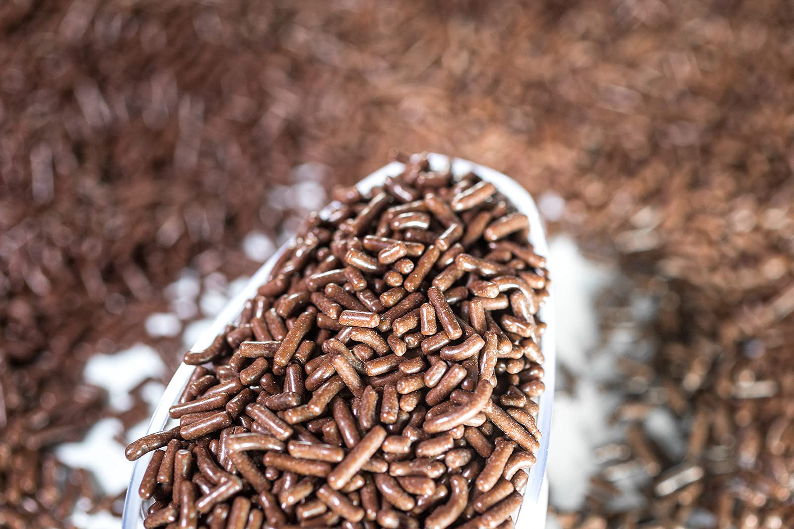 Sweet Eva’s sprinkles bring colorful chocolate detail to desserts.