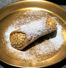 Sweet Eva’s edible gold sequins perfect for weddings and celebrations.