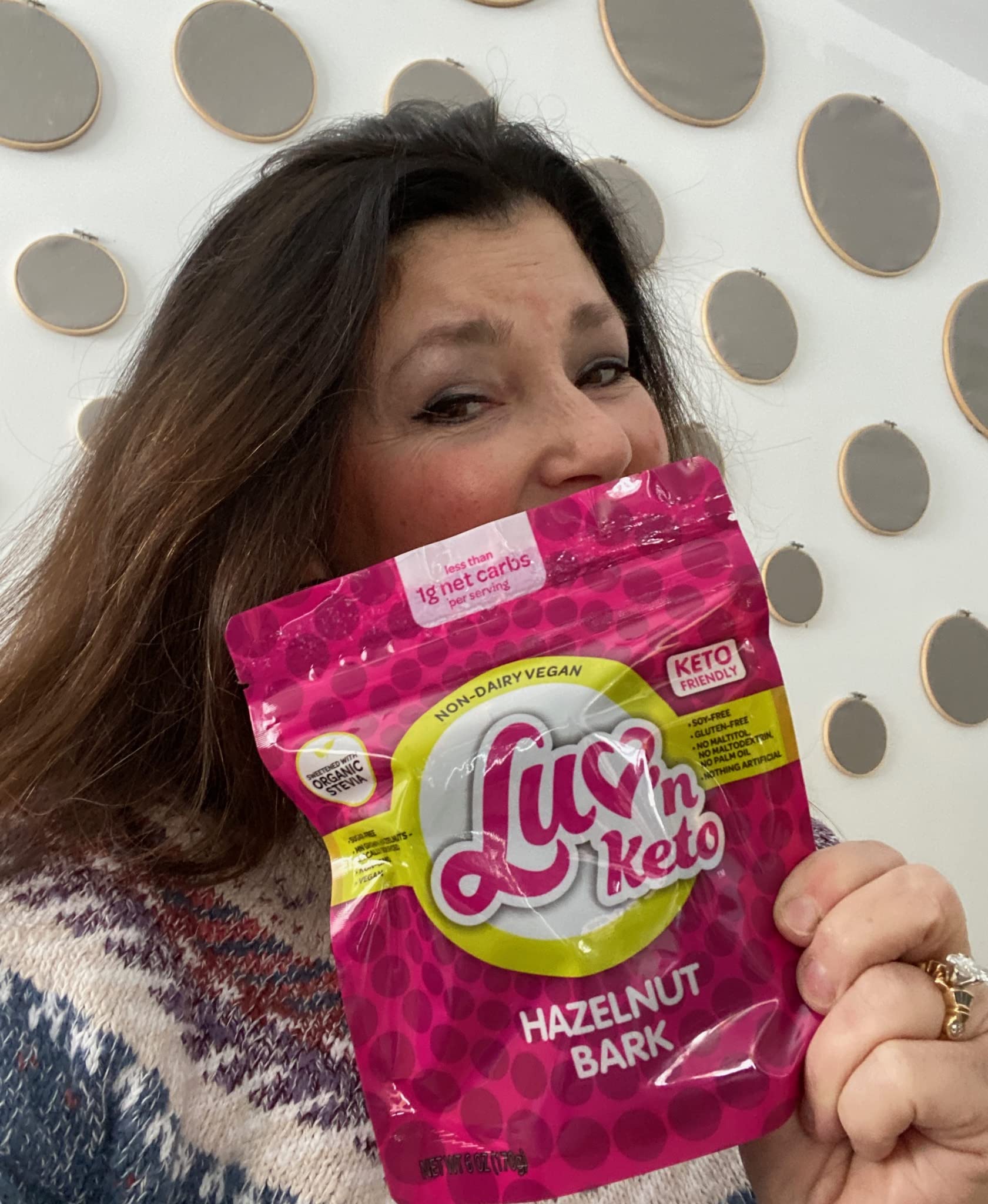 Great for gifting or on-the-go snacking with sophisticated flavor.
