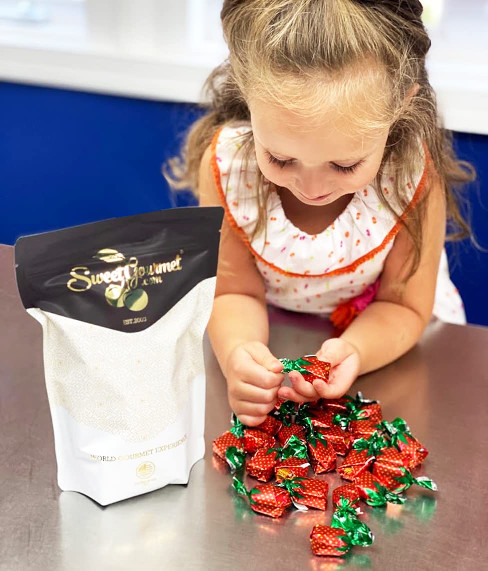 SweetGourmet Arcor bon bons displayed in a candy dish for gatherings.