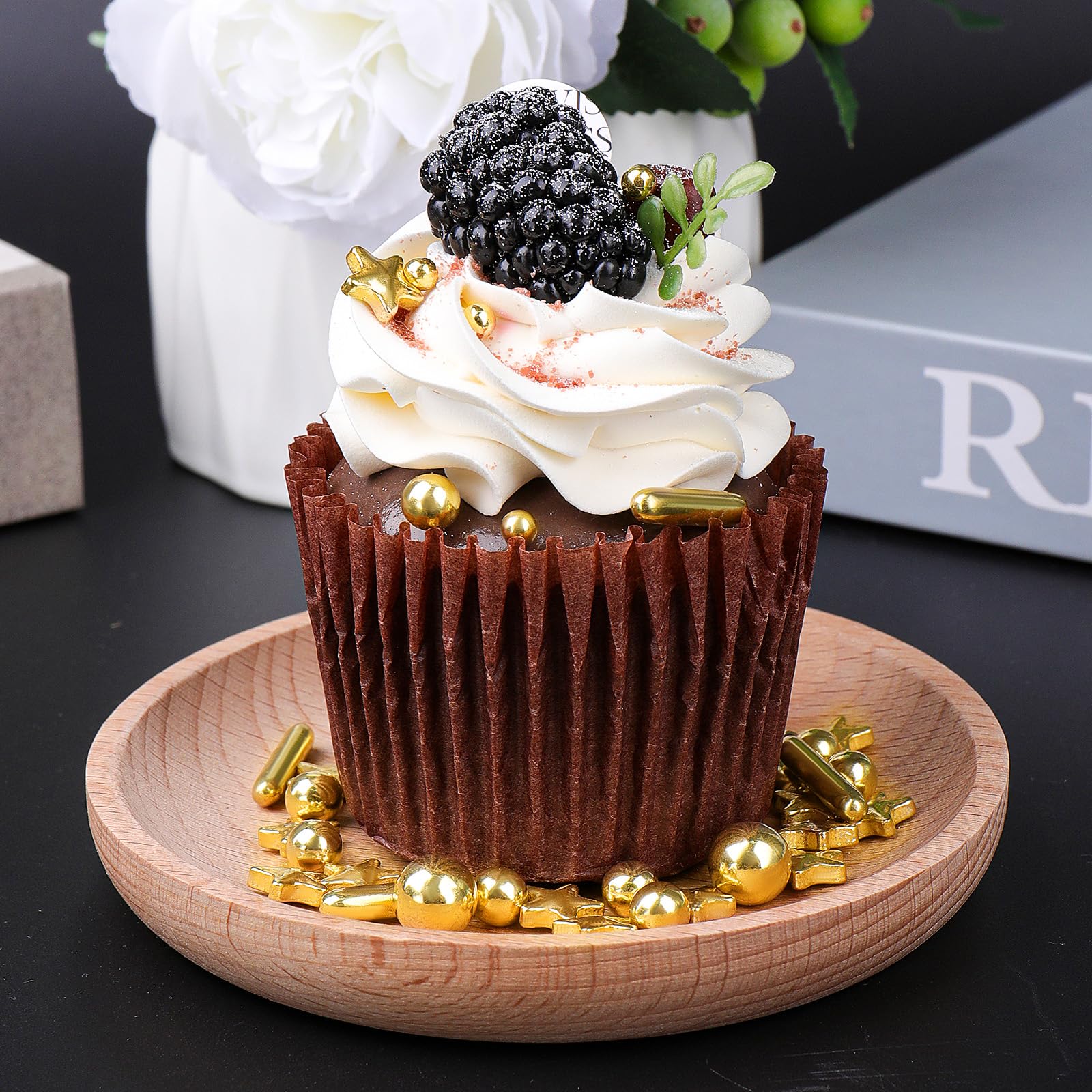 SweetGrove Gold Sprinkles rods offer striking party highlights on cupcakes.