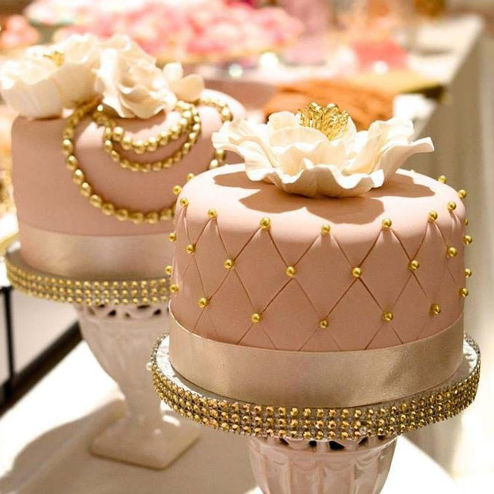 Wedding table decor using SweetGrove Gold Sprinkles sparkle.