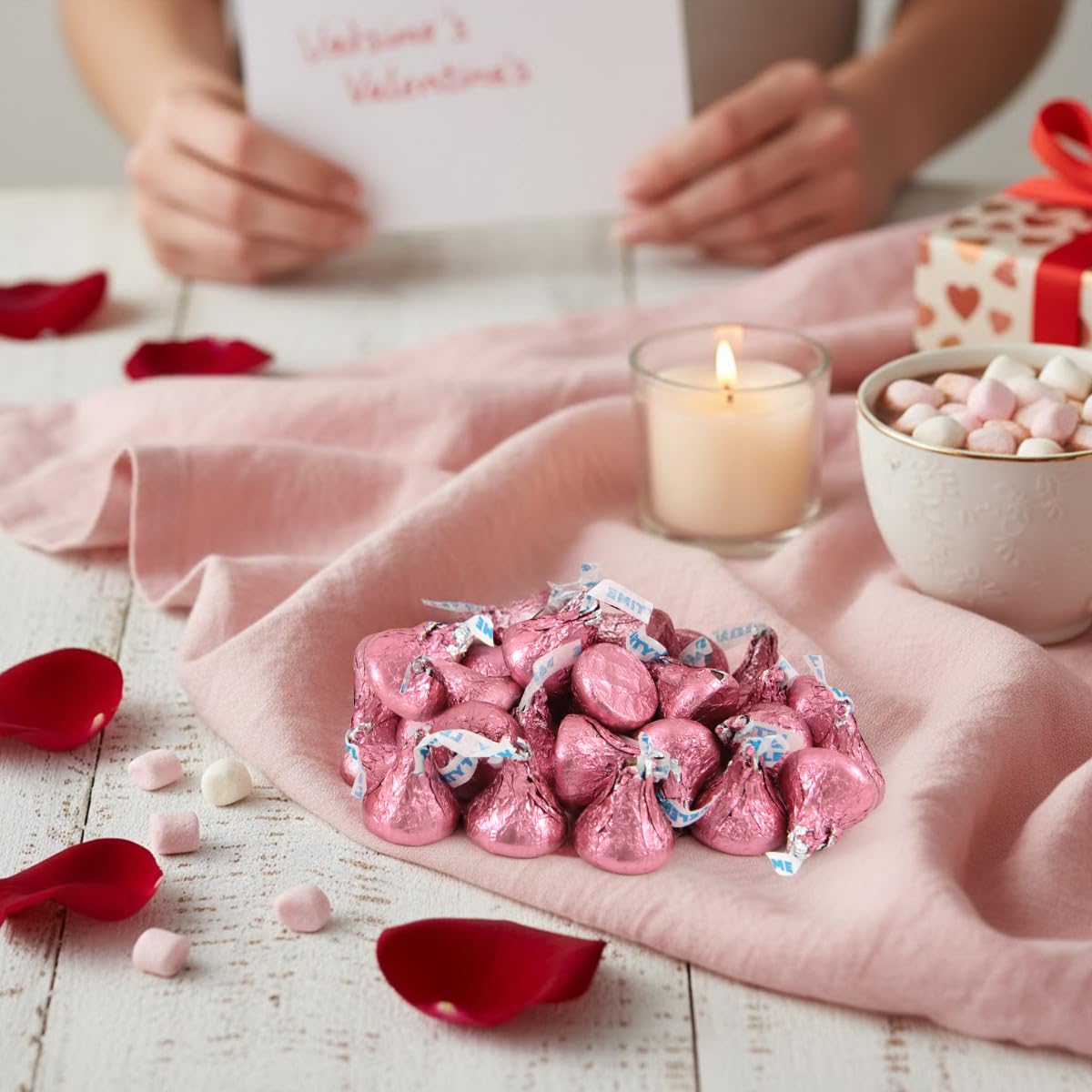 SWEETSIDE CANDY CO Pink Kisses to welcome guests in hotels and events.