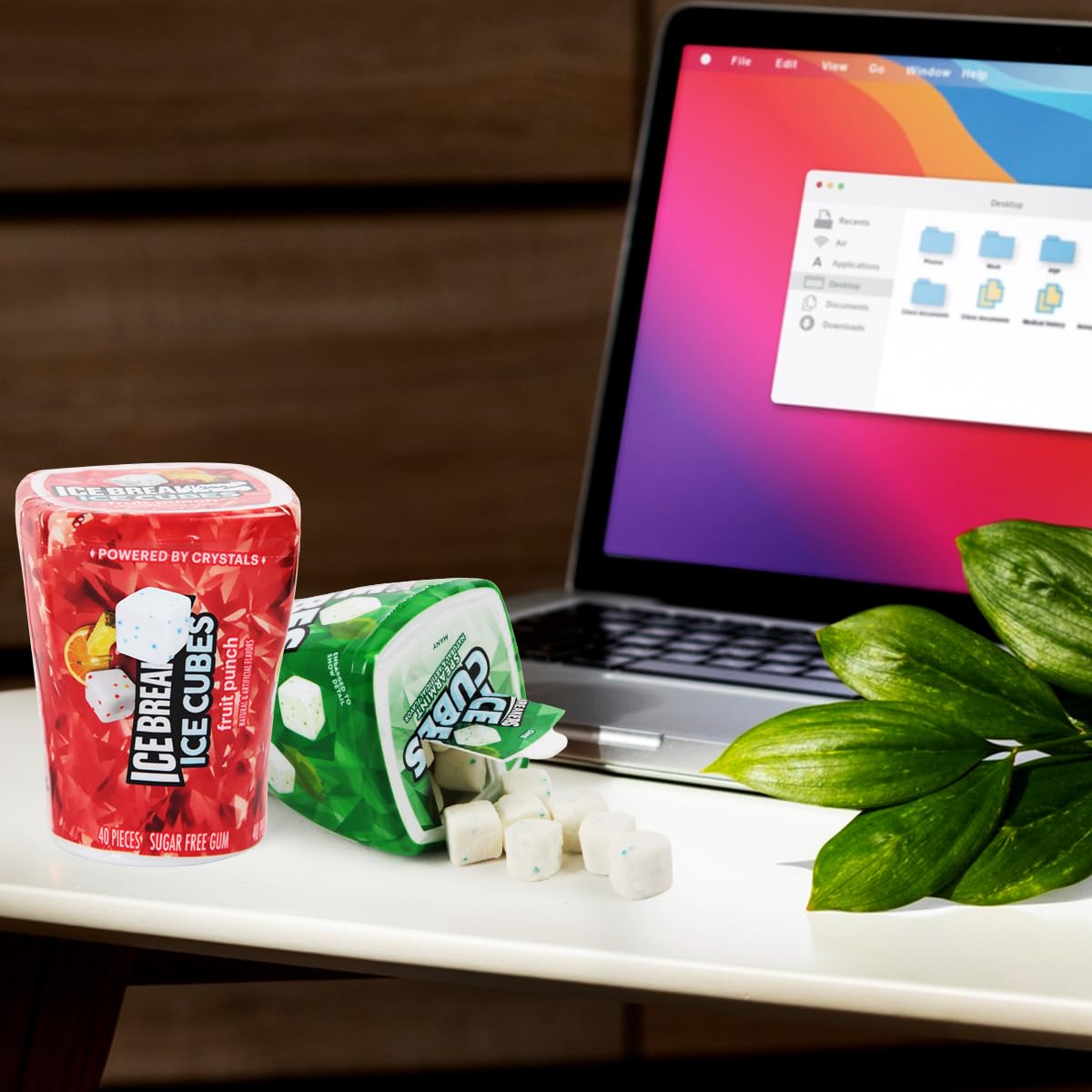 SWEETSIDE IceCubes Mint Crystal gum delivering icy freshness