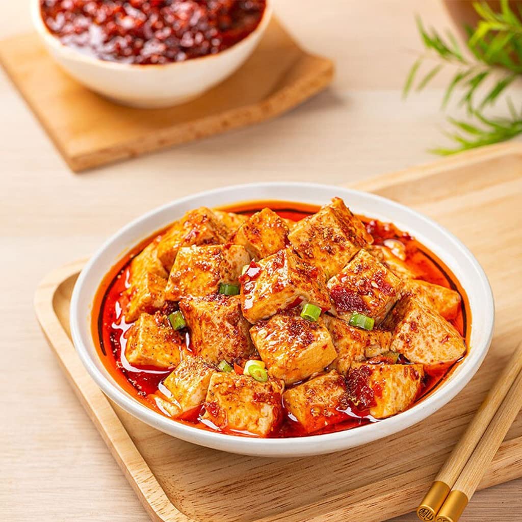 SXET Pixian doubanjiang close-up reveals peppers and broad beans, no artificial color