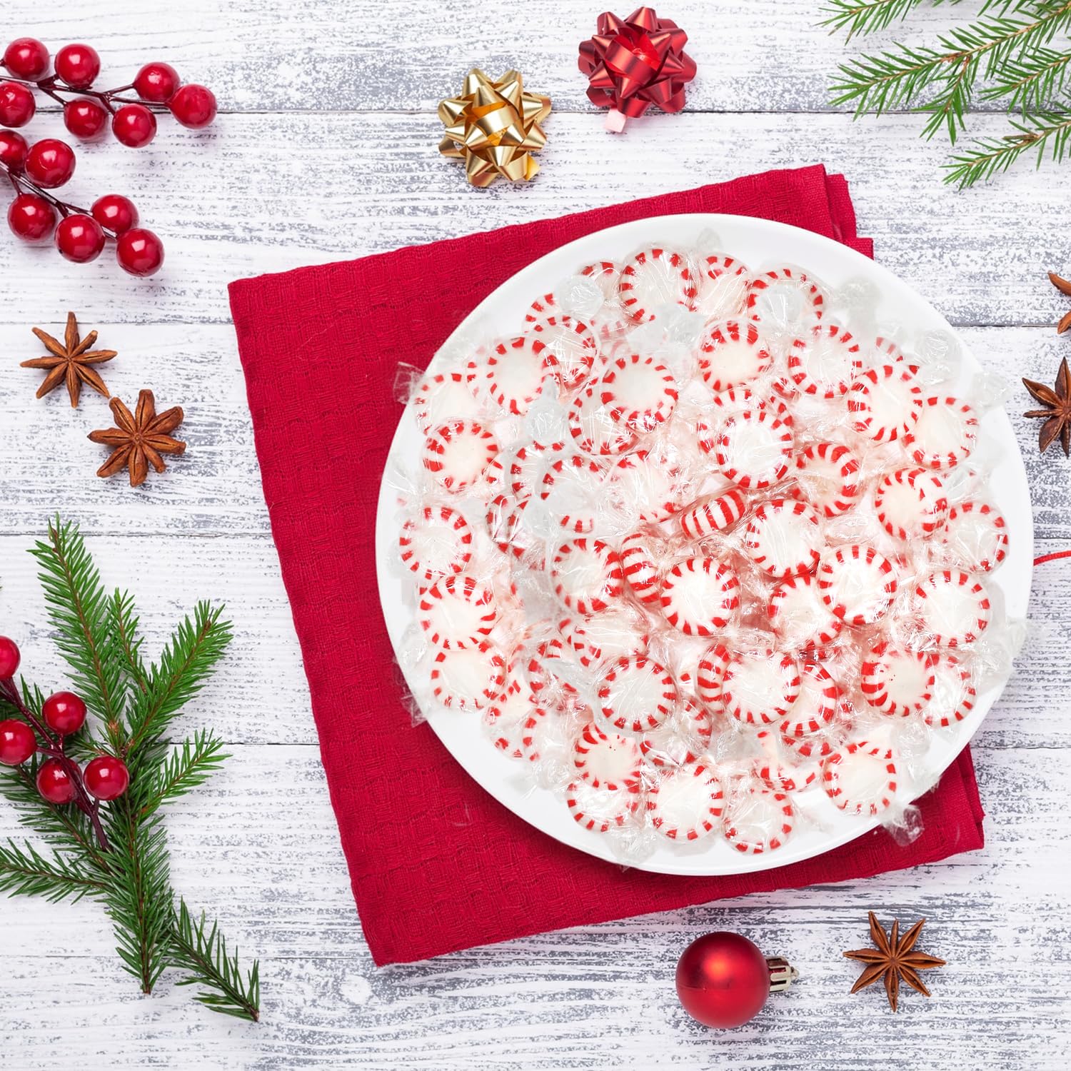 Taboom Starlight Peppermints wedding favors add a minty touch.