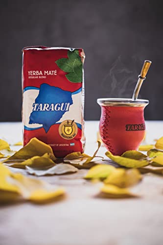 Taragüi Yerba Mate Original with stems in a 1kg pack for energizing infusions.