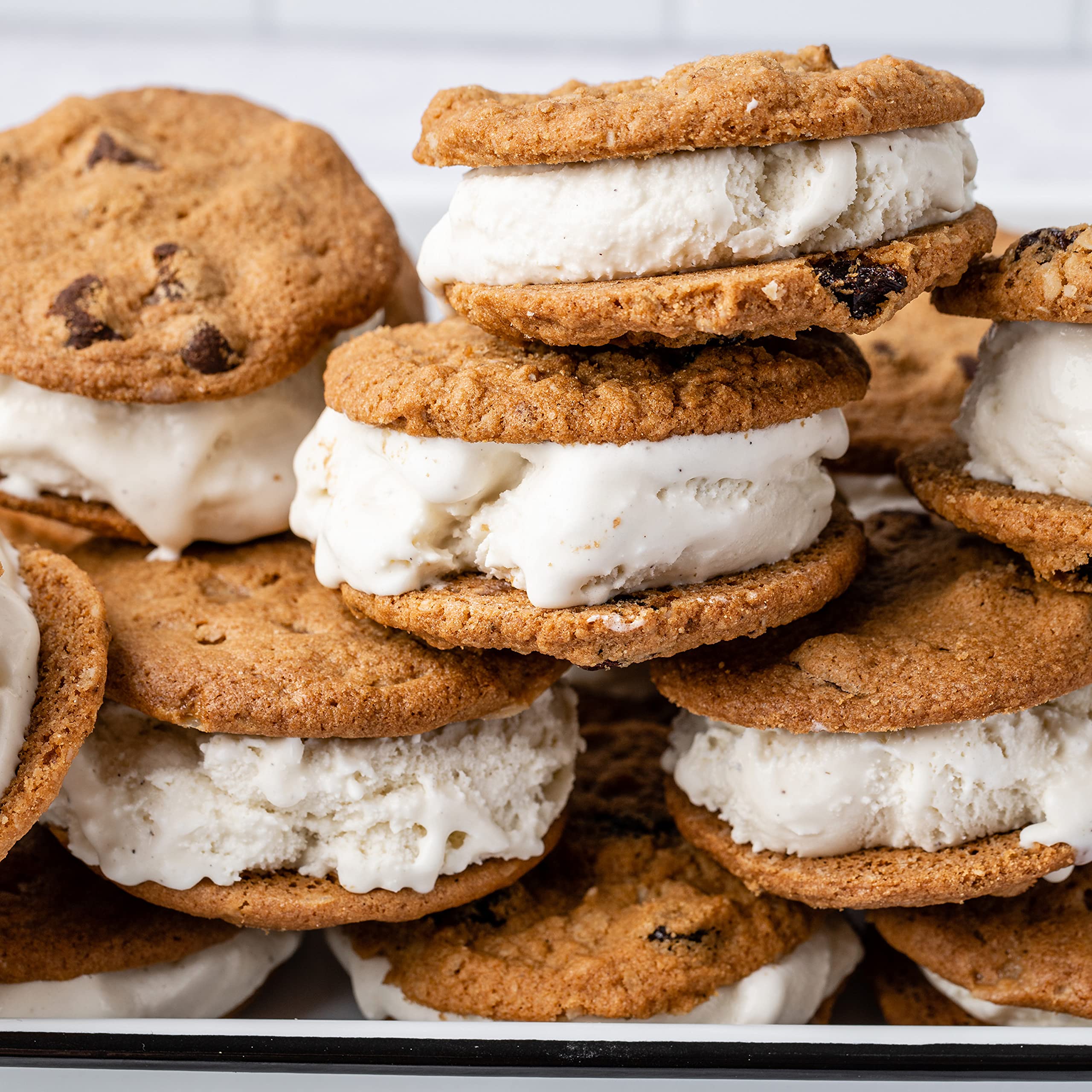 Tate's Bake Shop reclosable bag feature, keeps cookies fresh between servings