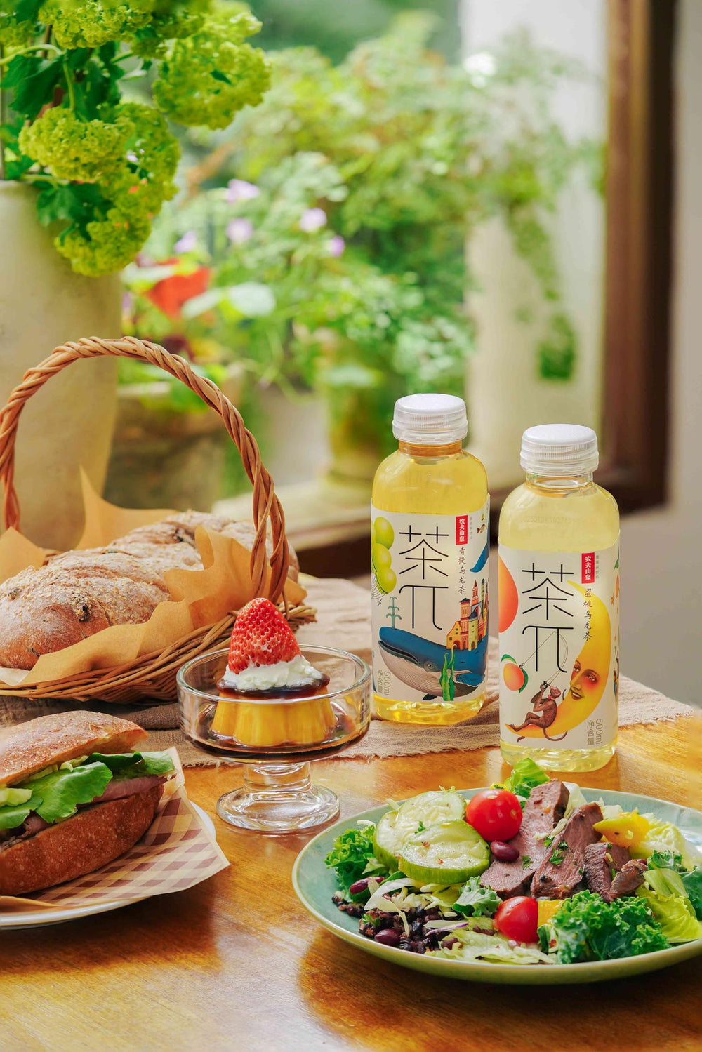 Tea PI Peach Oolong ice tea glass presents cool, ready-to-drink refreshment.