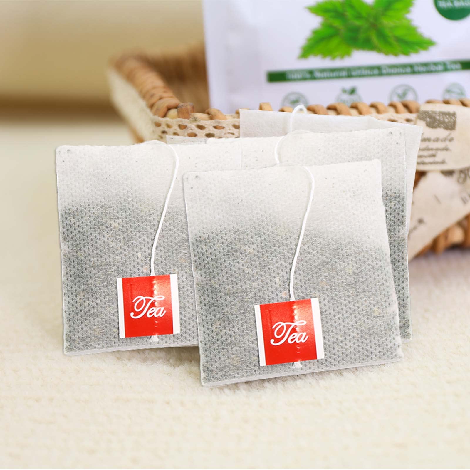 TEARELAE 50-count package scene highlights resealable freshness.