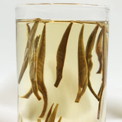 TEARELAE open-pack fragrance hints at a woody aroma.
