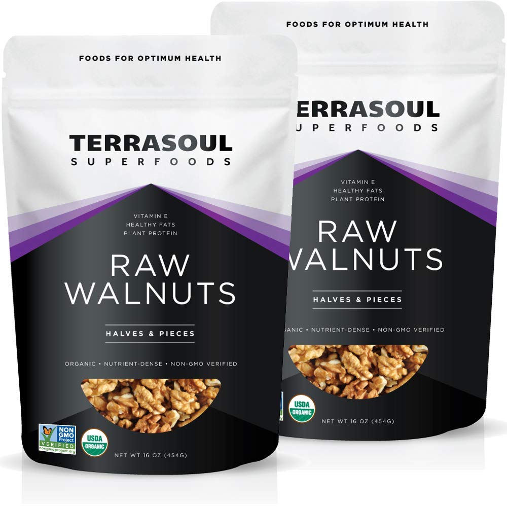 Terrasoul Chandler walnuts with light color, ideal for raw snacking.