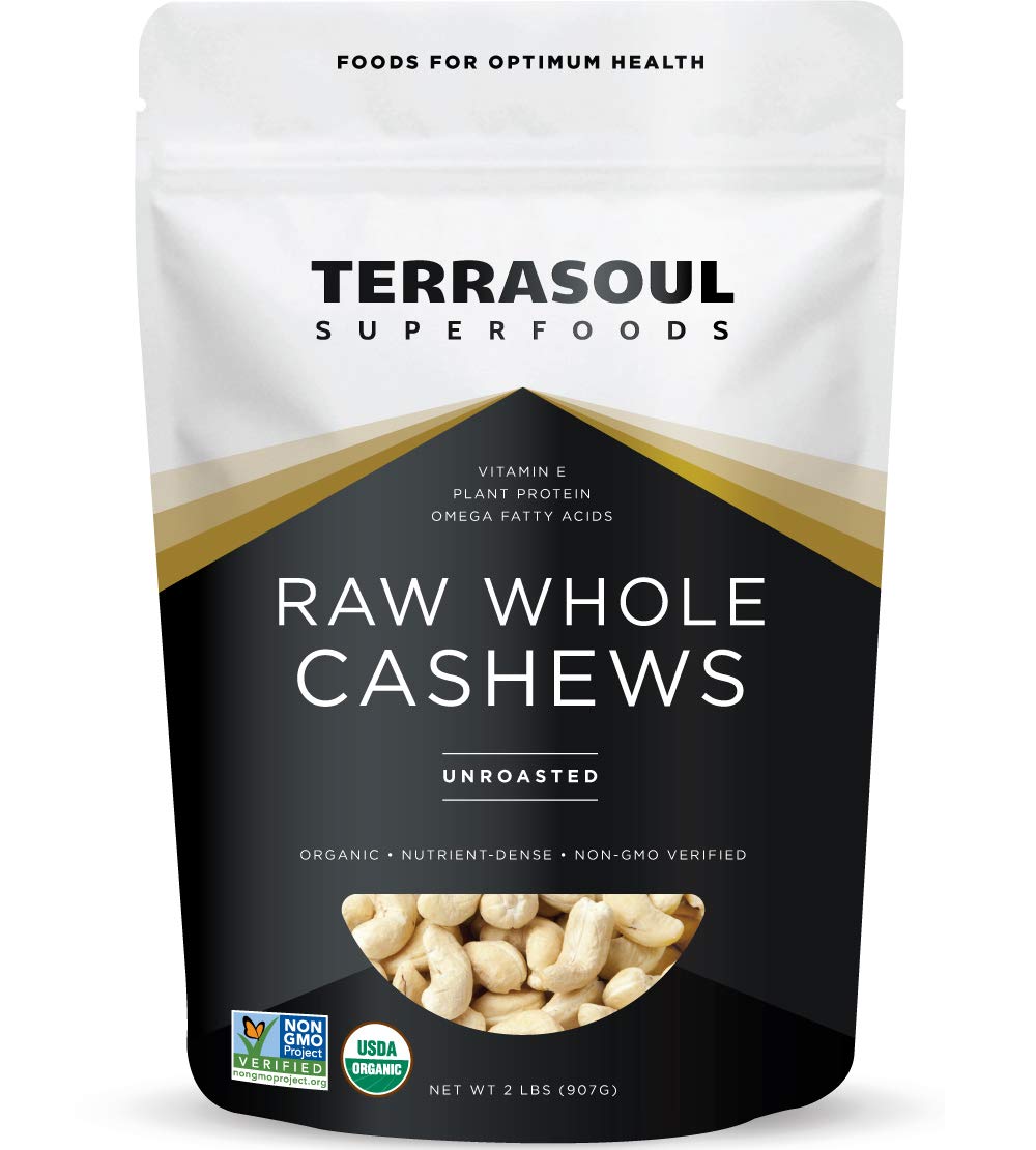 Terrasoul Superfoods organic raw cashews in a 2 lb bag, snacking ready.