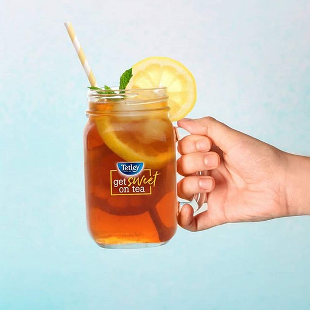 Tetley refreshing iced tea served with ice demonstrates versatile serving ideas.