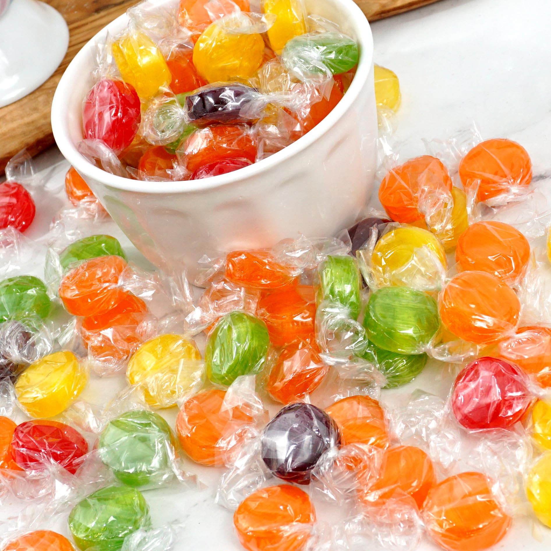 Bright flavors include strawberry, orange, green apple, pineapple, and grape.