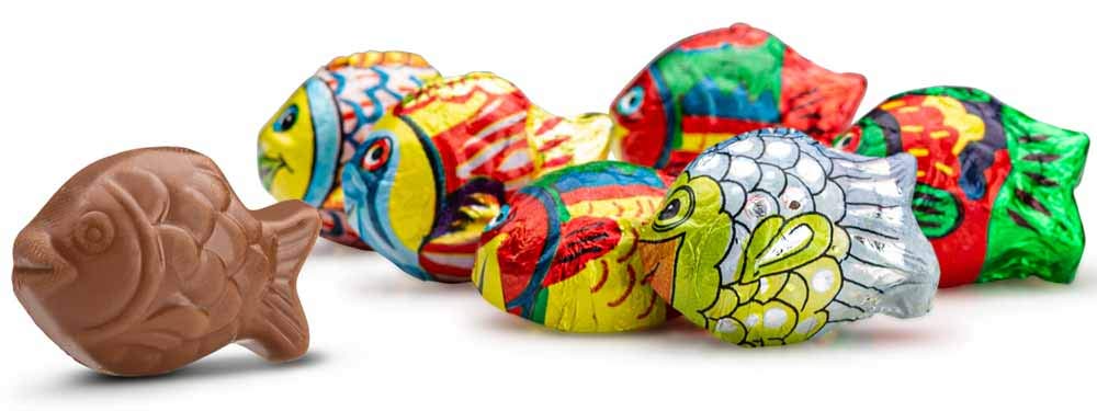 Mini fish size illustration showing playful tropical design for spring appeal.