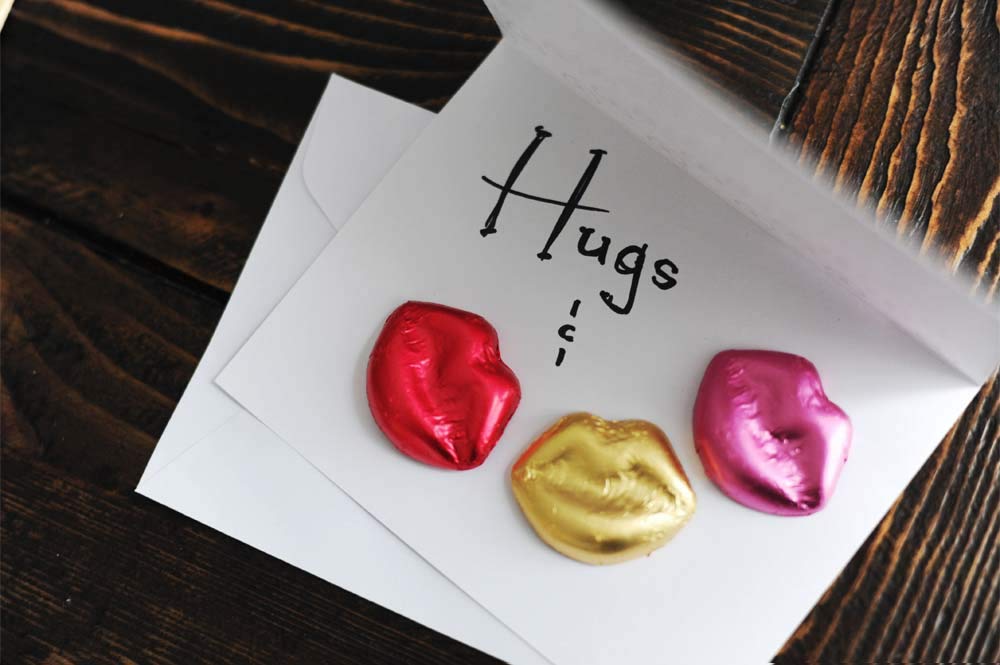 THE MADELAINE CHOCOLATE COMPANY Valentines candy in kid-friendly packs for classroom exchanges