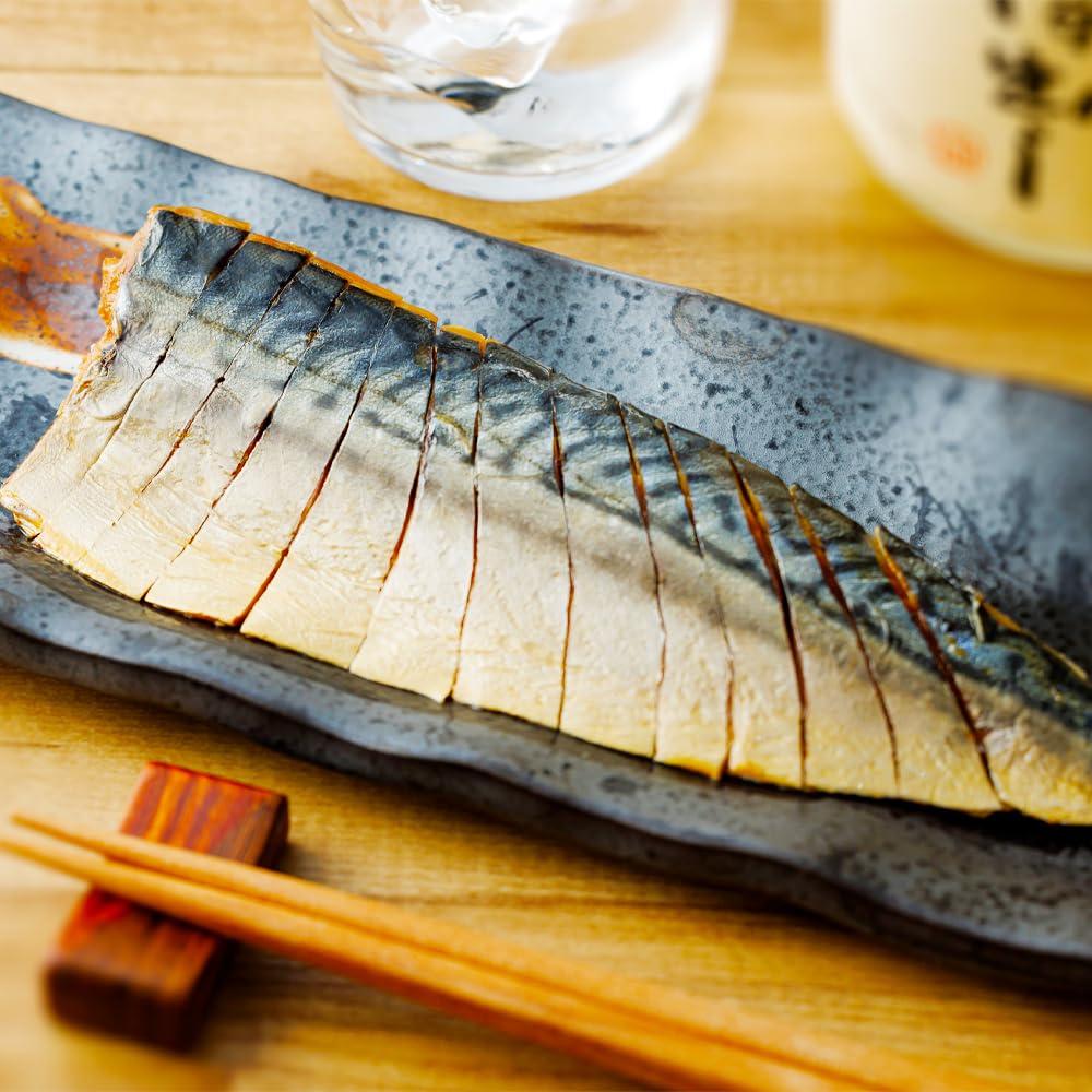 THEさBAR packaging close-up shows ready-to-serve convenience and pre-cut fillets.