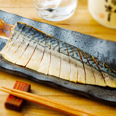 THEさBAR packaging close-up shows ready-to-serve convenience and pre-cut fillets.