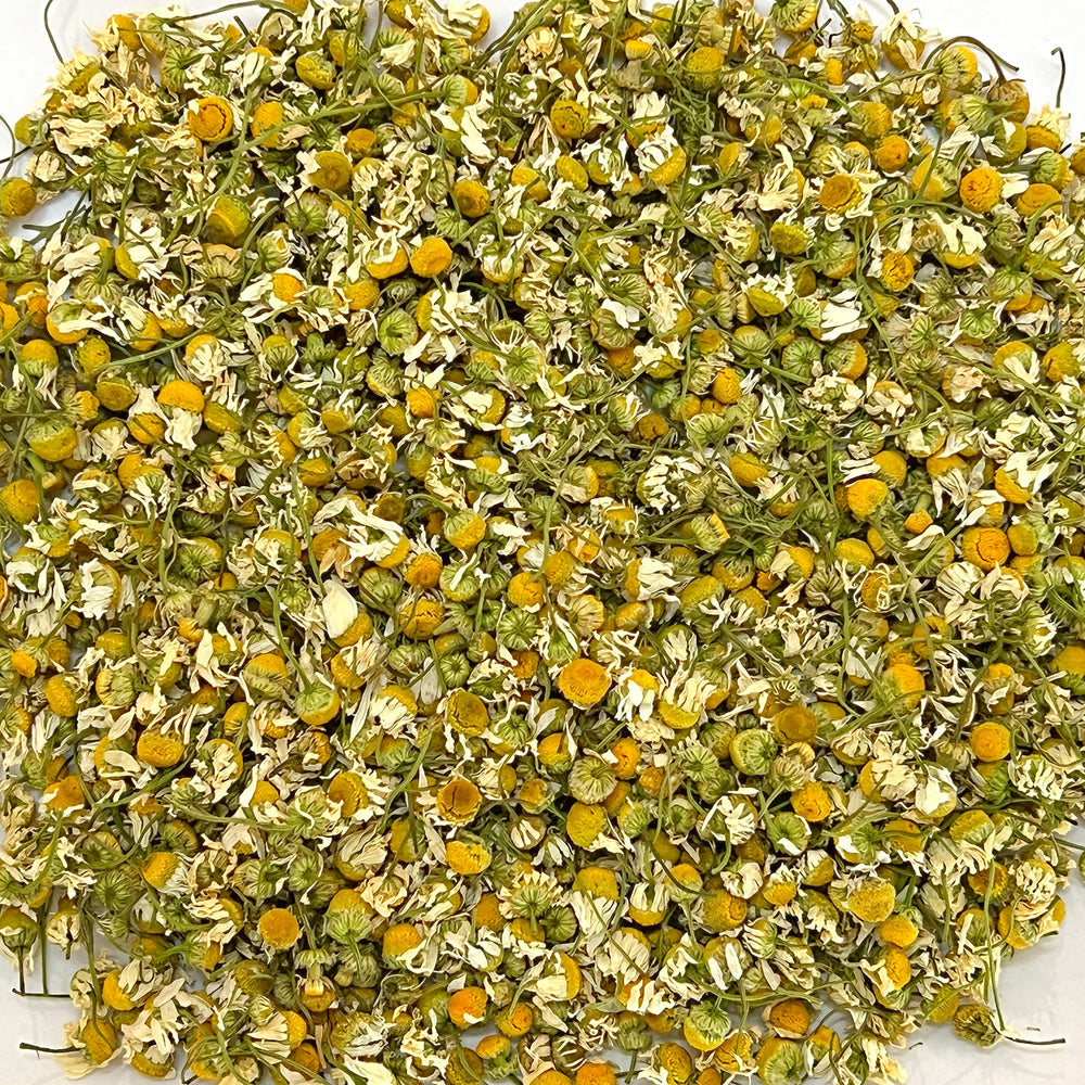 Tian Hu Shan Chamomile packaging highlighting paper box and foil pouch for fresh storage.