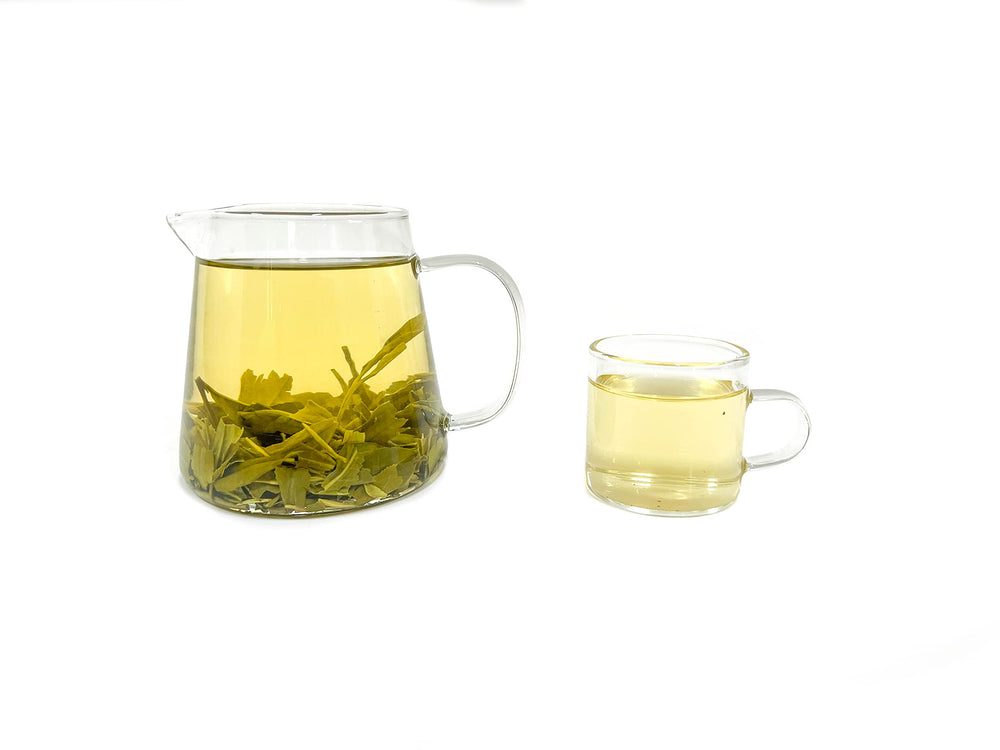Tian Hu Shan packaging preserves freshness with foil-lined cartons inside.