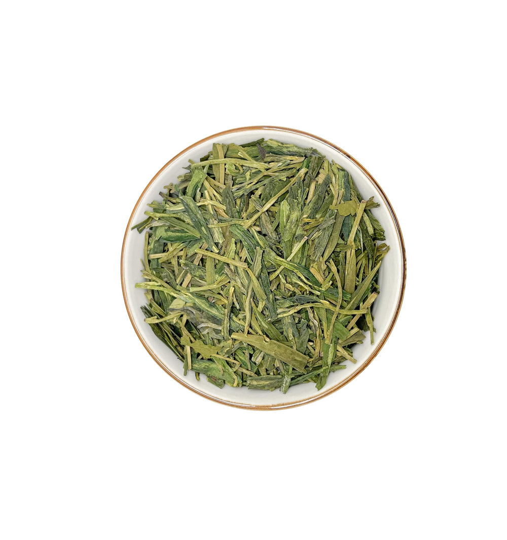Tian Hu Shan Dragon Well pan-fired leaves, offering chestnut notes and velvety texture.