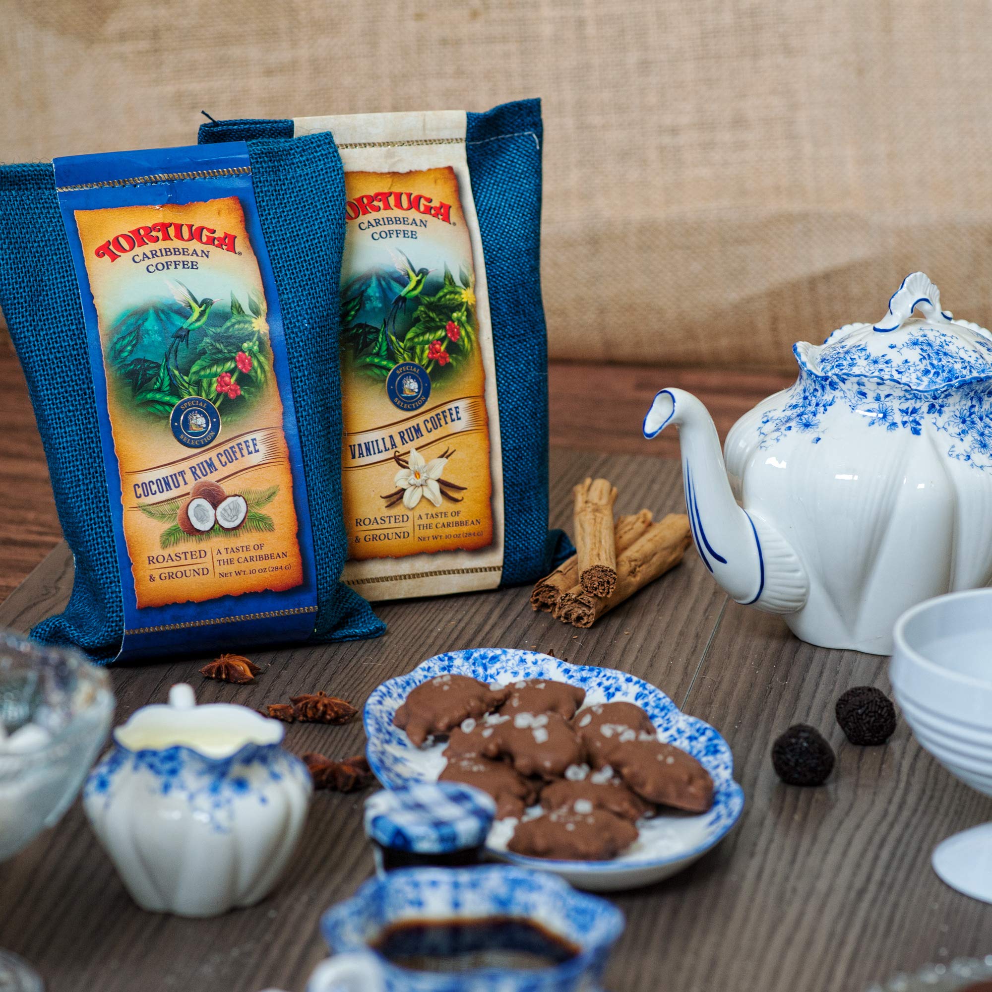 TORTUGA measuring spoon with ground coffee for accurate, consistent brews.