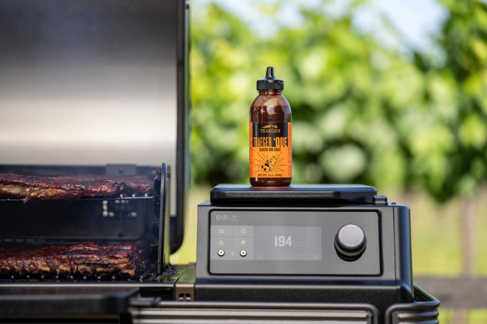 Traeger Que BBQ Sauce for chicken glaze with balanced sweetness.