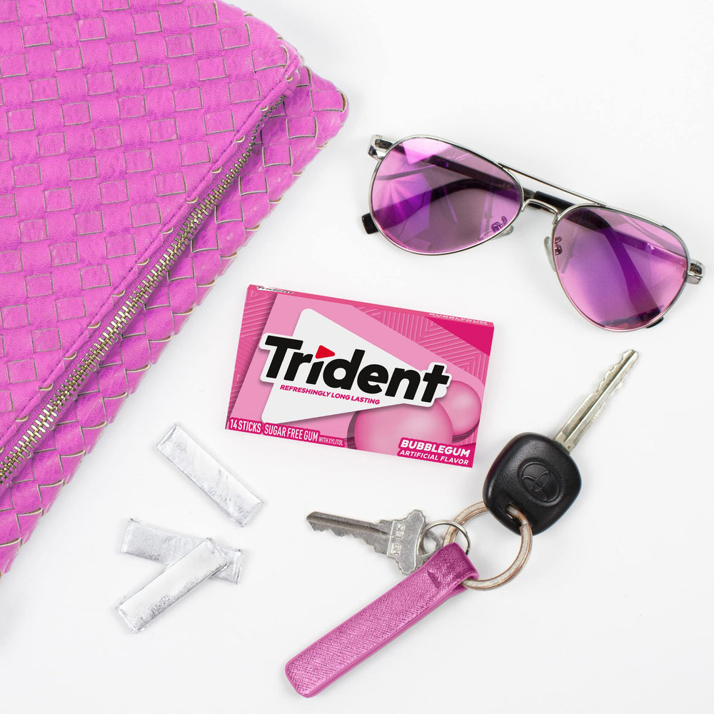 Open pack shows 14 pieces per pack for quick refreshment.