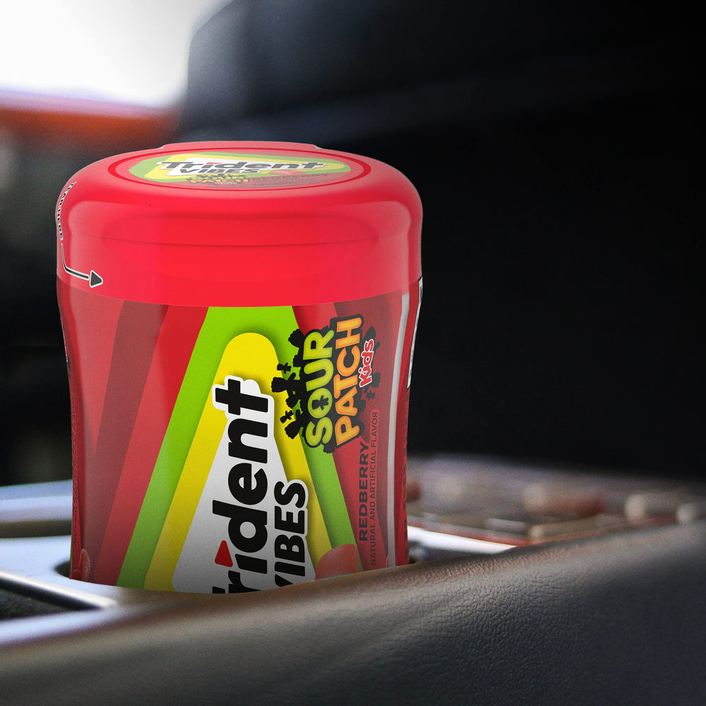 Trident Vibes Sour Patch Kids Redberry gum breath-freshening cue.