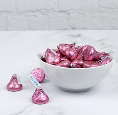 Tundras KISSES solid milk chocolate close-up highlights creamy texture and quality.
